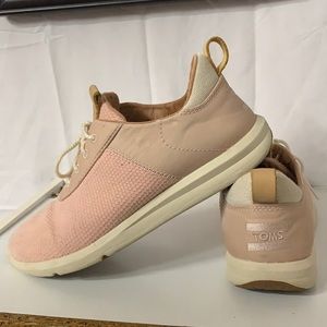 Toms sneakers